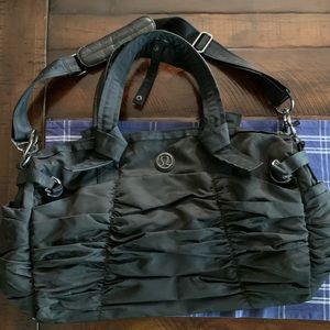 Lululemon Athletica Arabesque Black Gym or Travel Bag like new